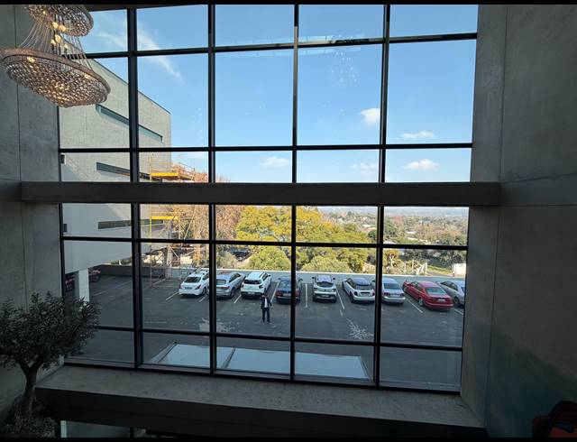 5,299.90M² OFFICE FOR SALE IN DUNKELD WEST